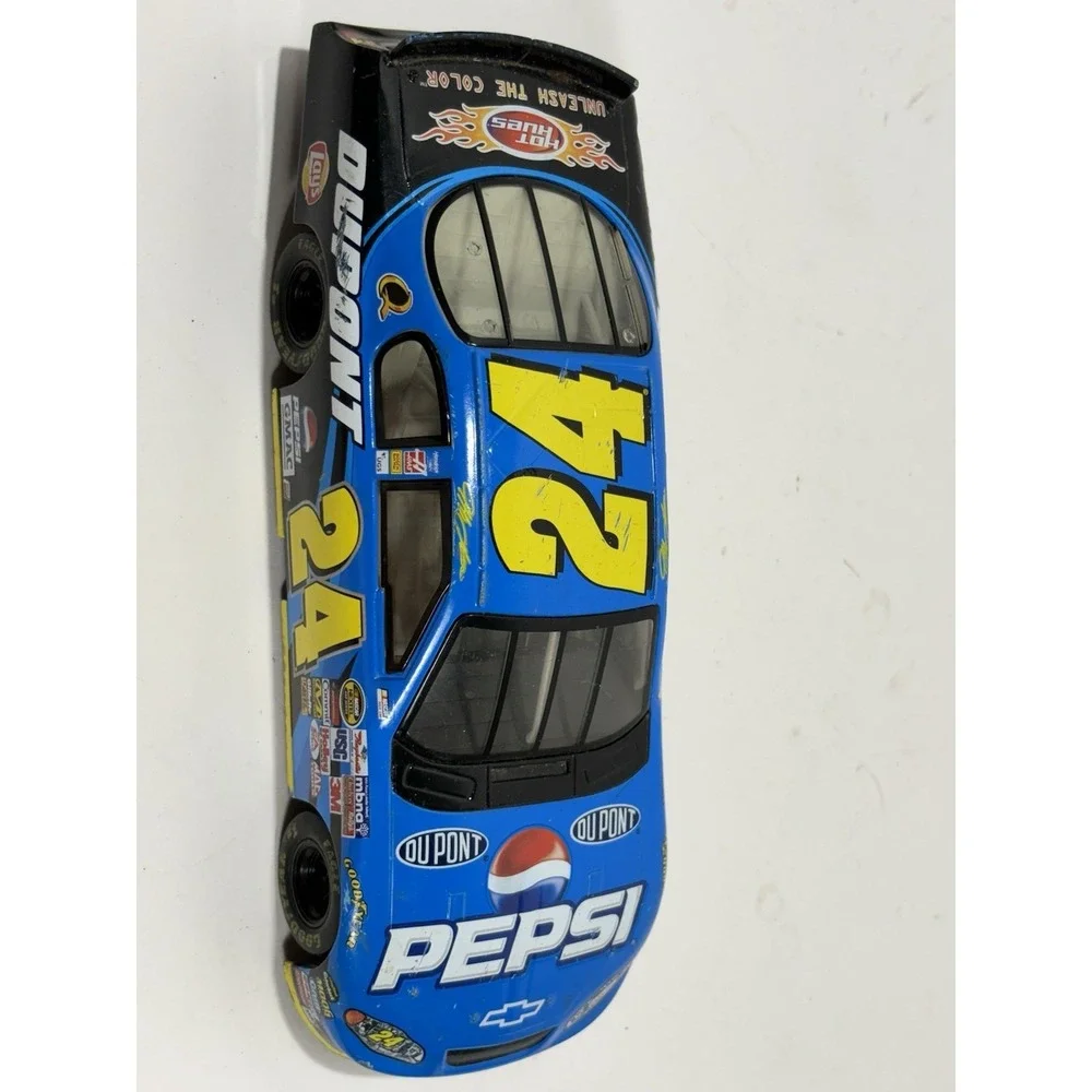 JEFF GORDON #24 DUPONT / PEPSI COR CHROME 2005 ACTION 1:24 SCALE NASCAR DIE-CAST